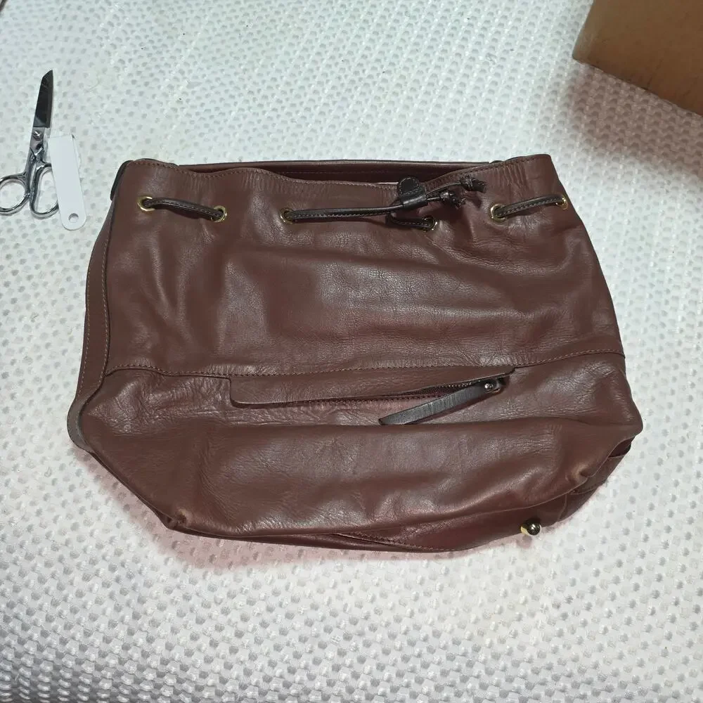 A BELLUCCI XL GENUINE LEATHER SETA LEATHER DRAWSTRING TOTE BAG